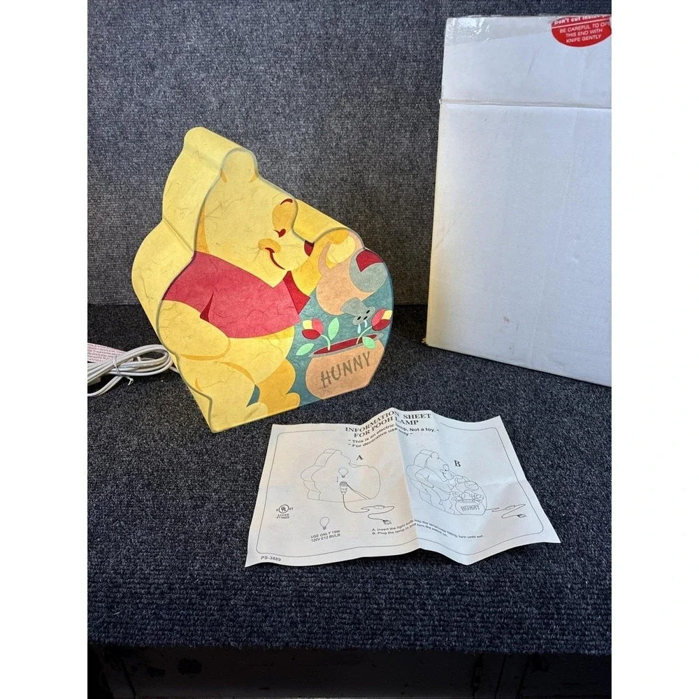 Disney~Vtg~Winnie the Pooh Rice Paper Night Light/ Lamp~Pooh Watering Hunny